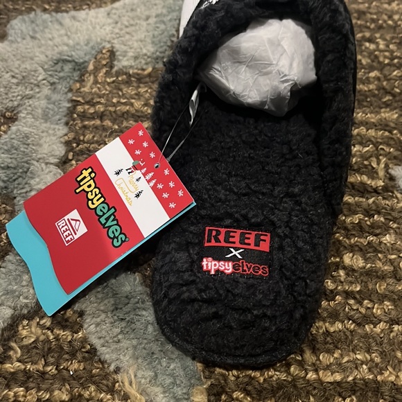 REEF x Tipsy Elves Yellow Snow Reef Slippers - Picture 5 of 11